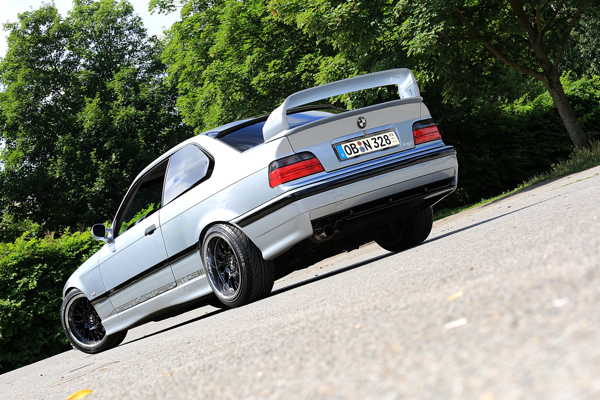 BMW E36 Coupe M-Paket 320i Class-2-Heckspoiler - BMW SCENE LIVE Magazin