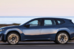 P90615620_highRes_the-new-bmw-ix3-50-x (1)