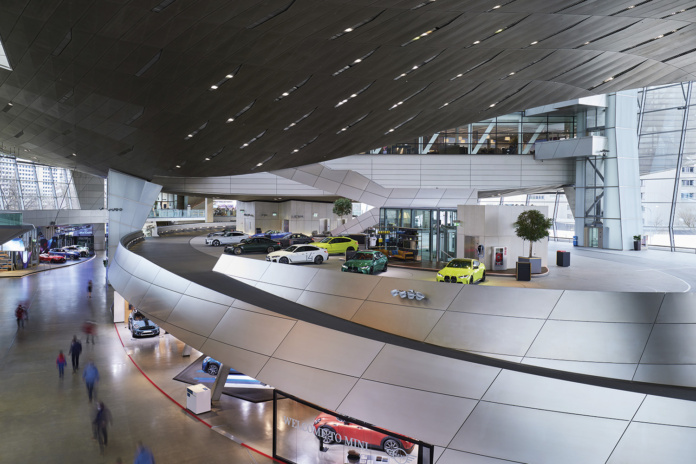 P90483946_highRes_15-years-of-bmw-welt
